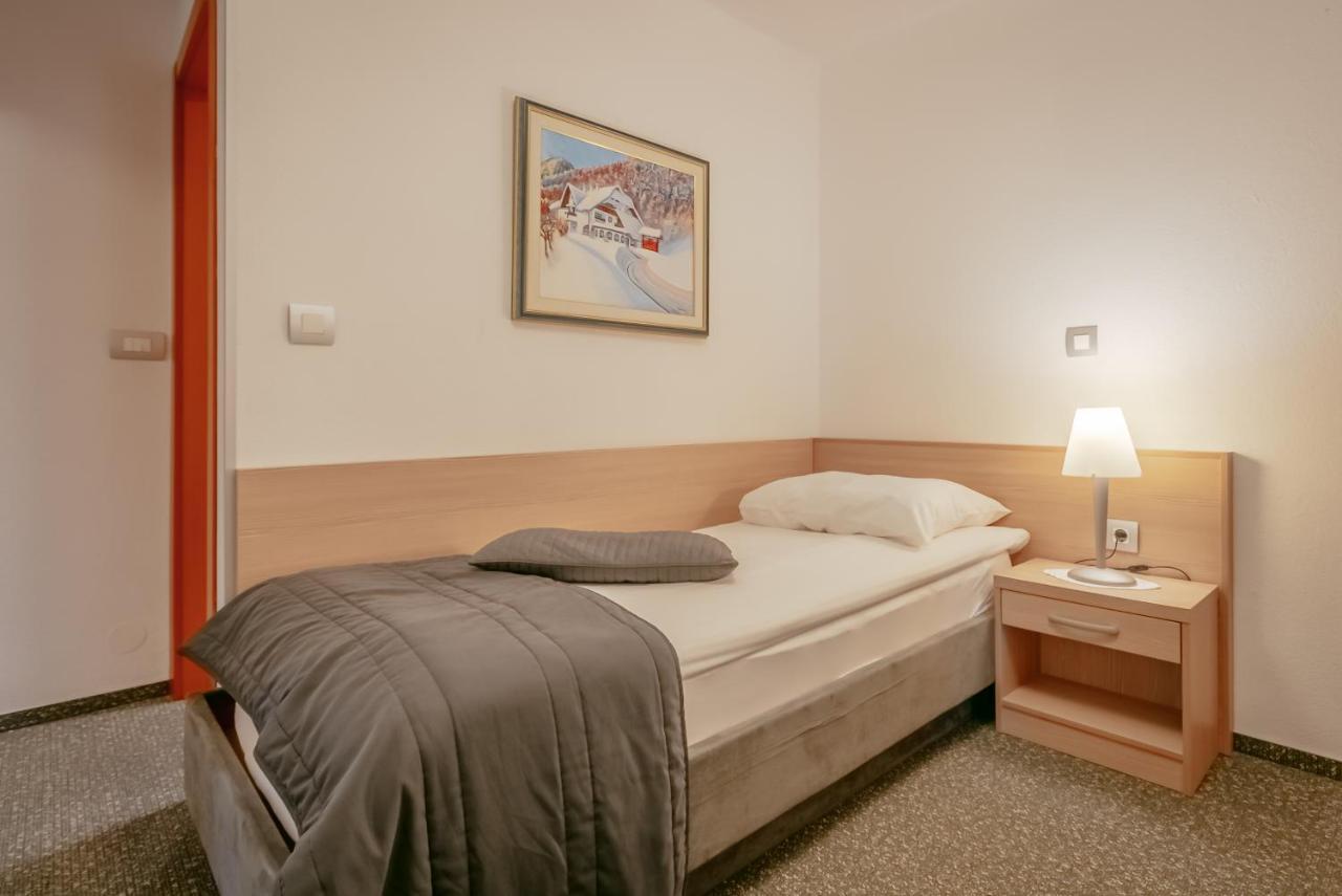 Garni Hotel Miklic Kranjska Gora Exteriör bild