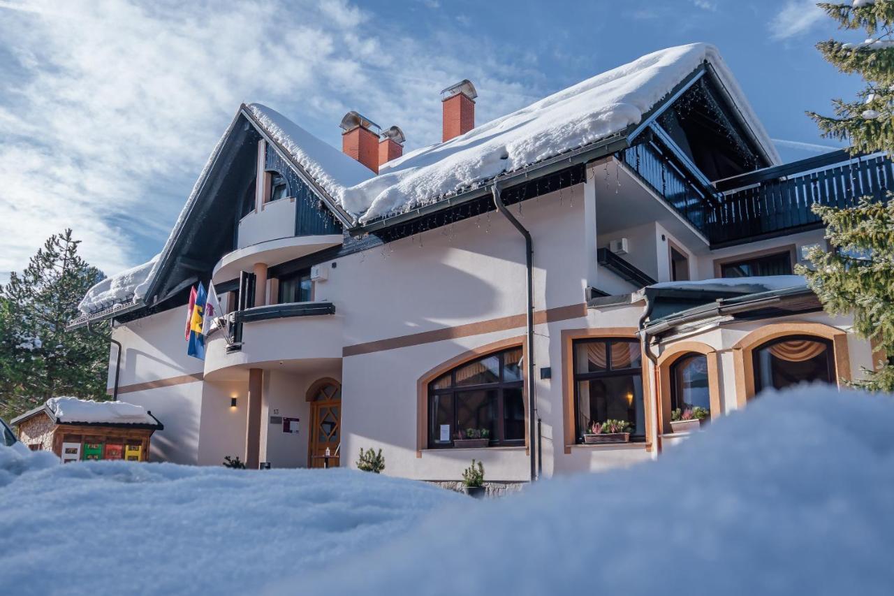Garni Hotel Miklic Kranjska Gora Exteriör bild