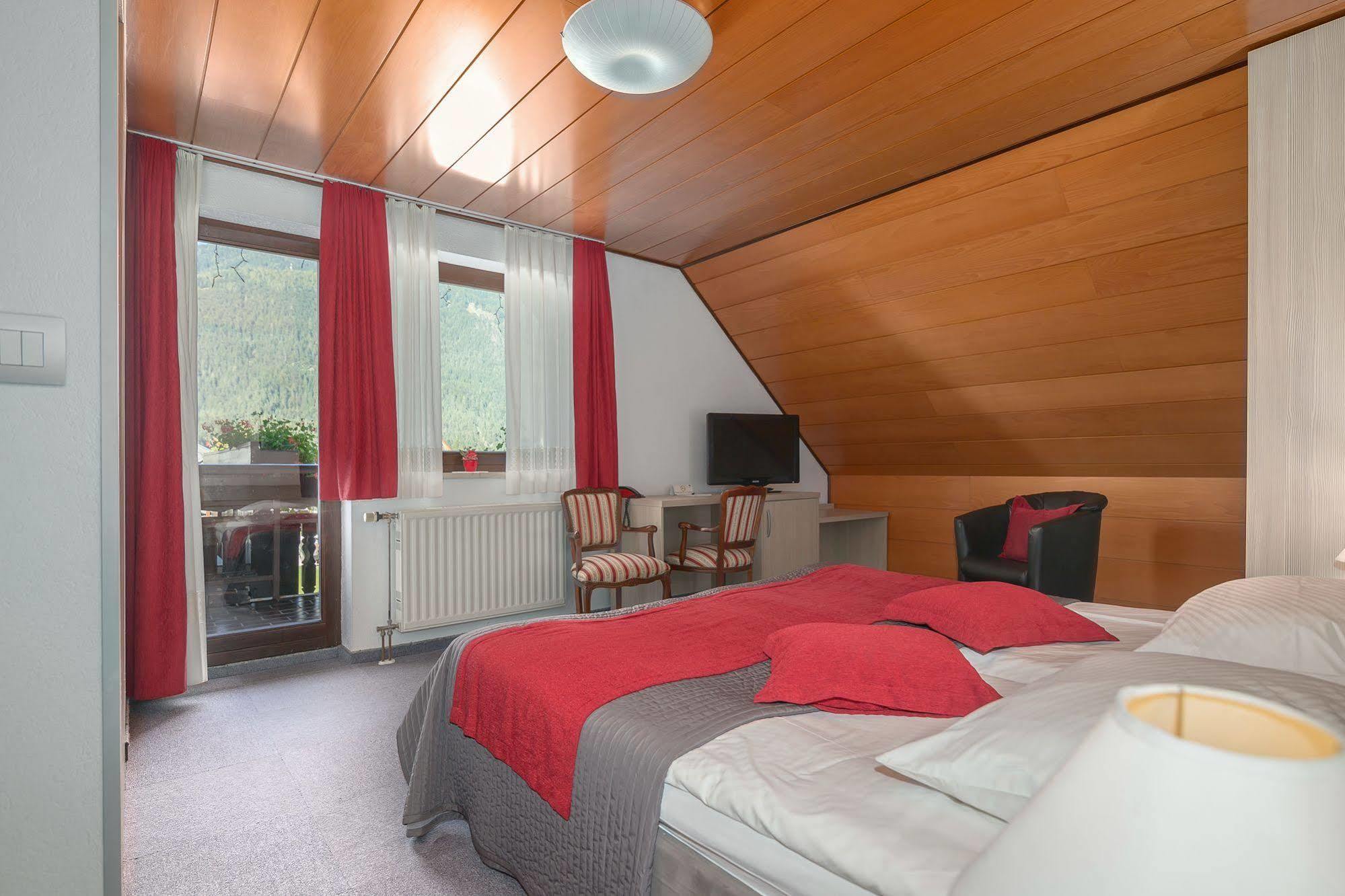 Garni Hotel Miklic Kranjska Gora Exteriör bild