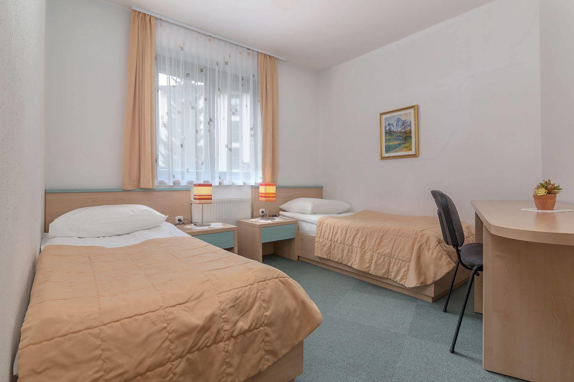 Garni Hotel Miklic Kranjska Gora Exteriör bild