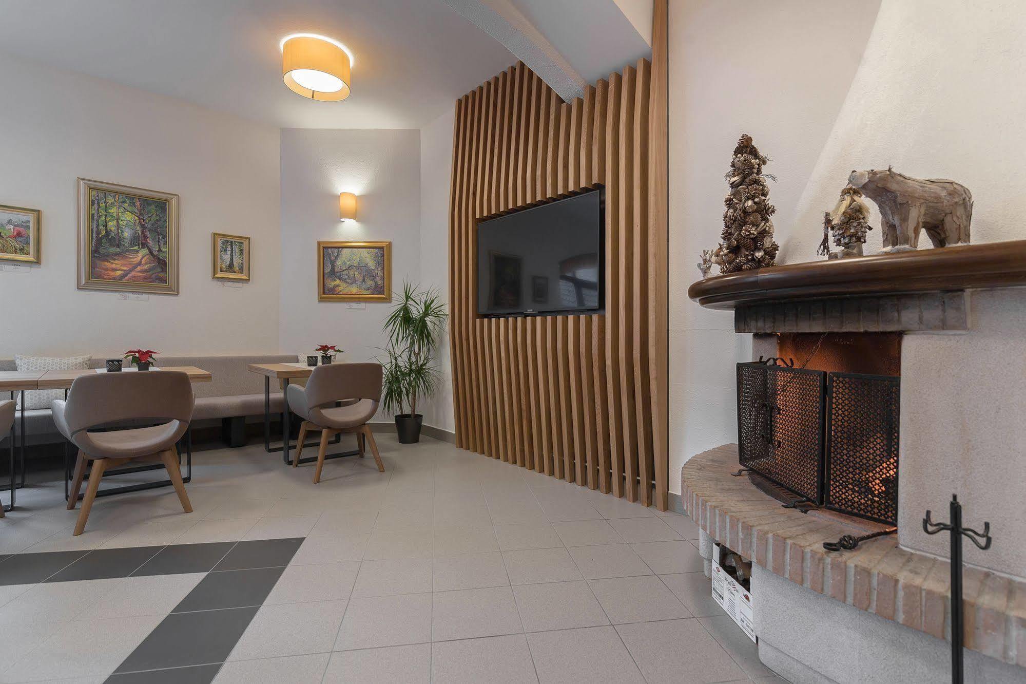 Garni Hotel Miklic Kranjska Gora Exteriör bild
